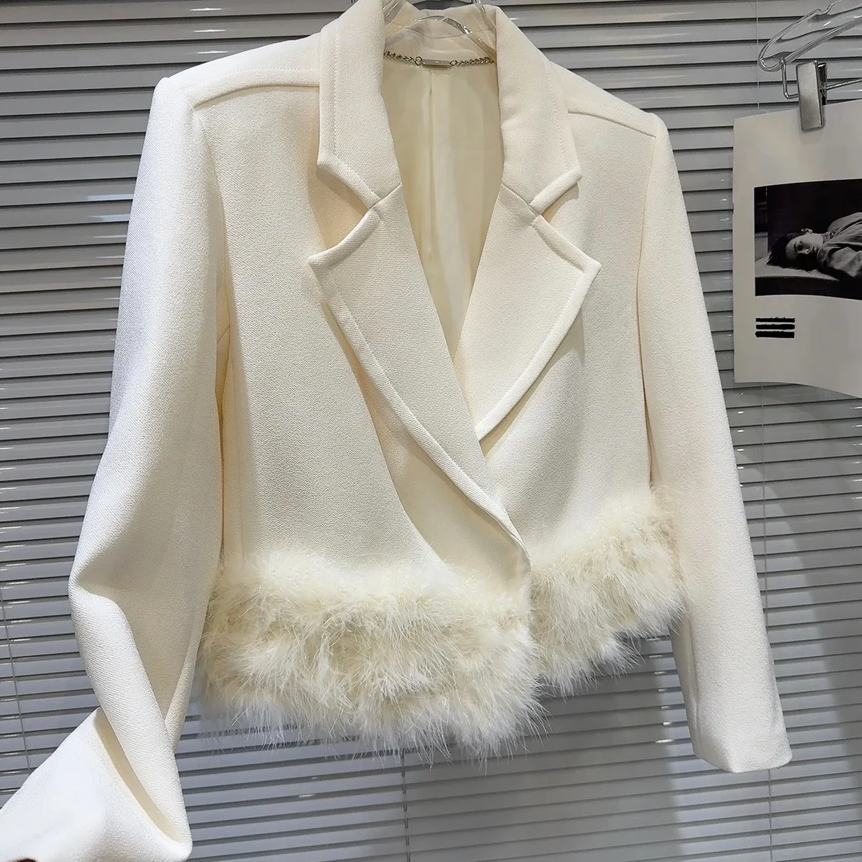 Jacket - ID: 8240 - Image 3