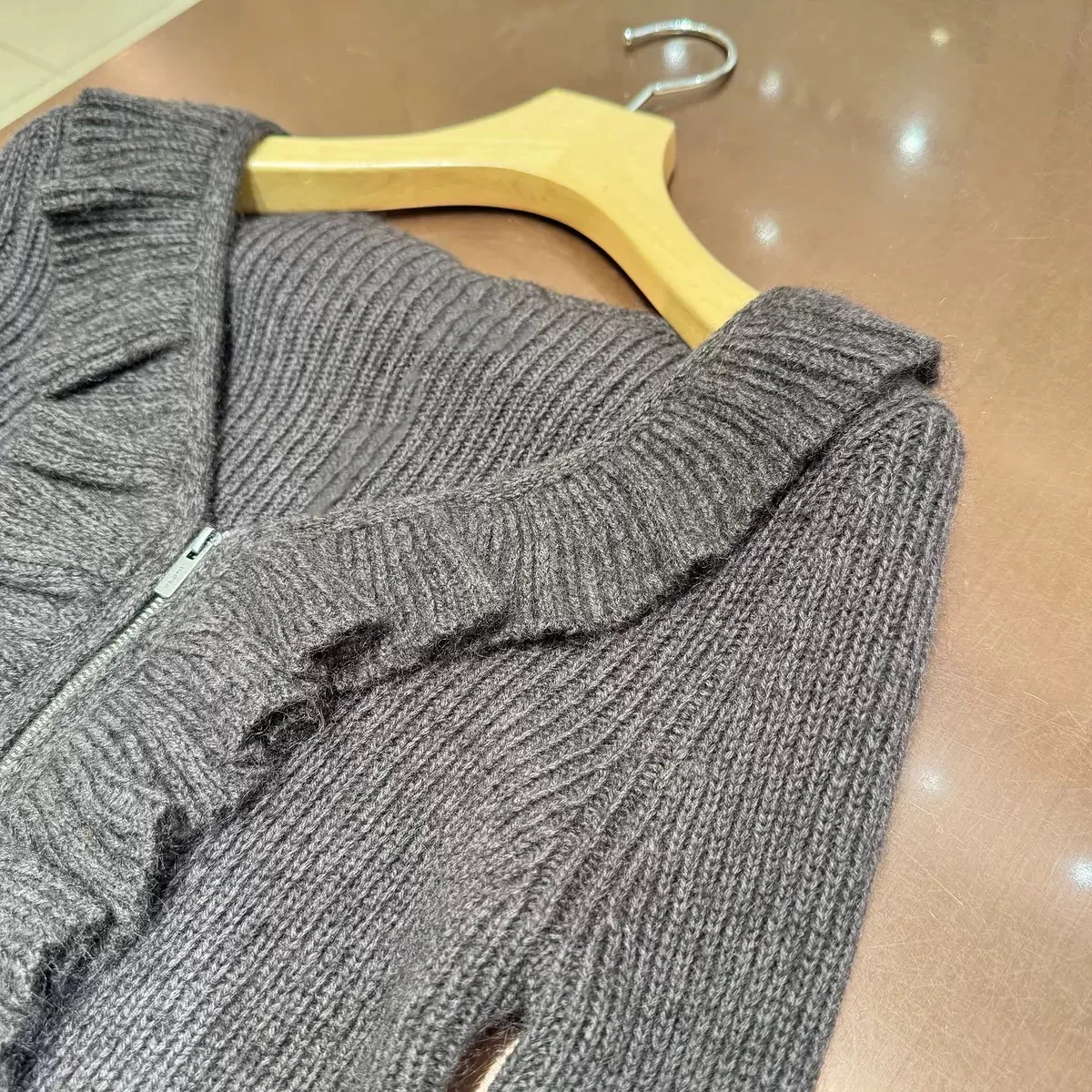 Sweater - ID: J206 - Image 3